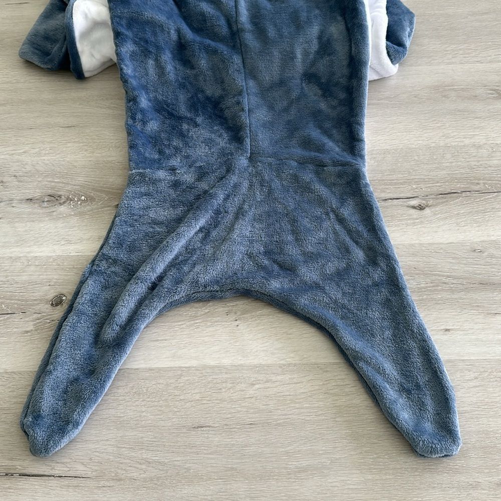 Cozy Shark‎ Blanket Blue/White OS NWT - Picture 9 of 9